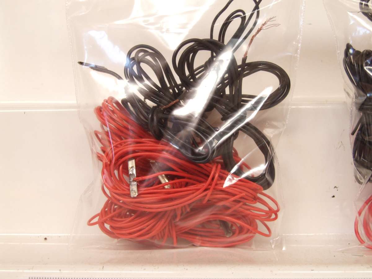 WIRE HO/OO: On Auction is this Lot of Wires, some with Fishplates in usable condition.