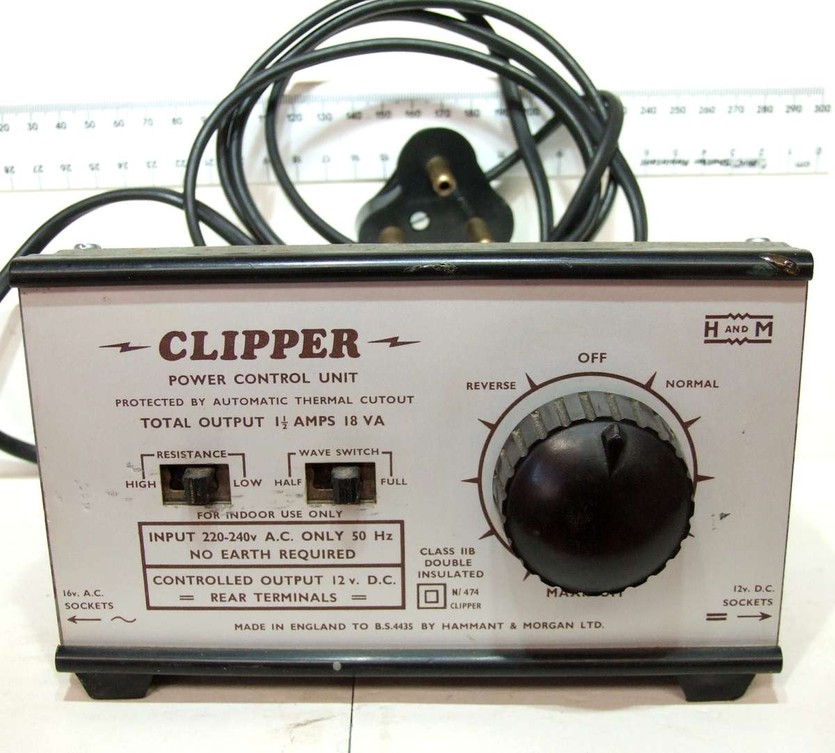 H&M POWER SUPPLY:  12V DC Power Supply/Controller in good un-boxed condition(England)