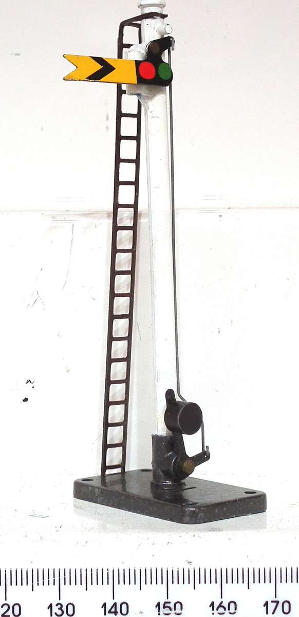 TRI-ANG OO: Vintage Single Mast Railway Signal(R43) in Fair Used condition(England)