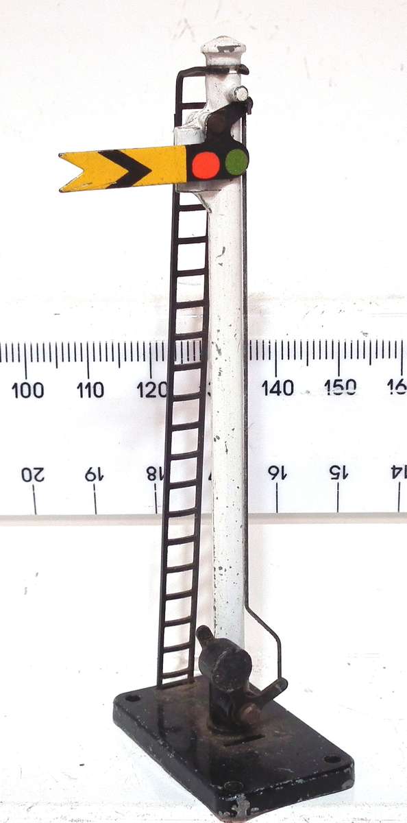 TRI-ANG OO: Vintage Single Mast Railway Signal(R43) in Fair Used condition(England)