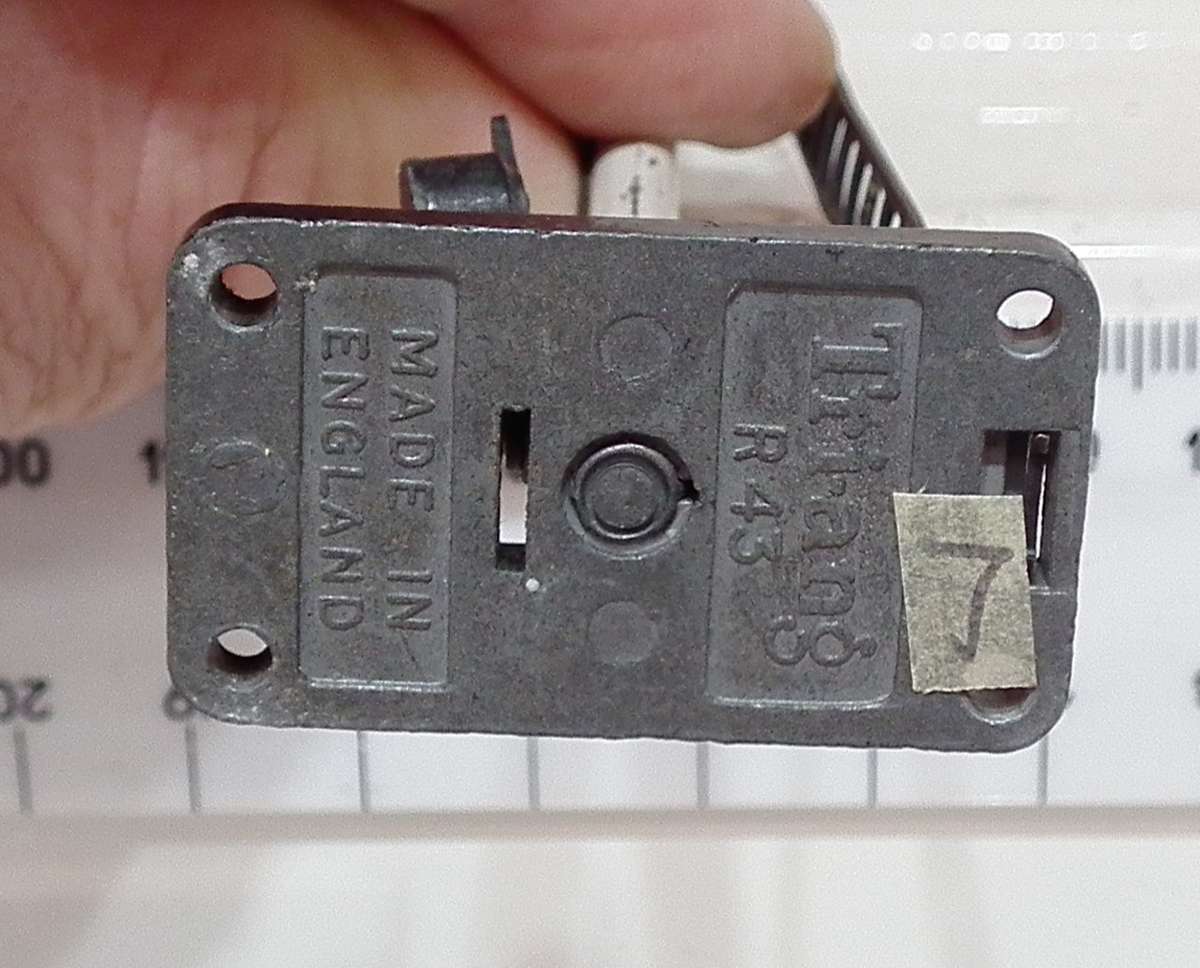 TRI-ANG OO: Vintage Single Mast Railway Signal(R43) in Fair Used condition(England)