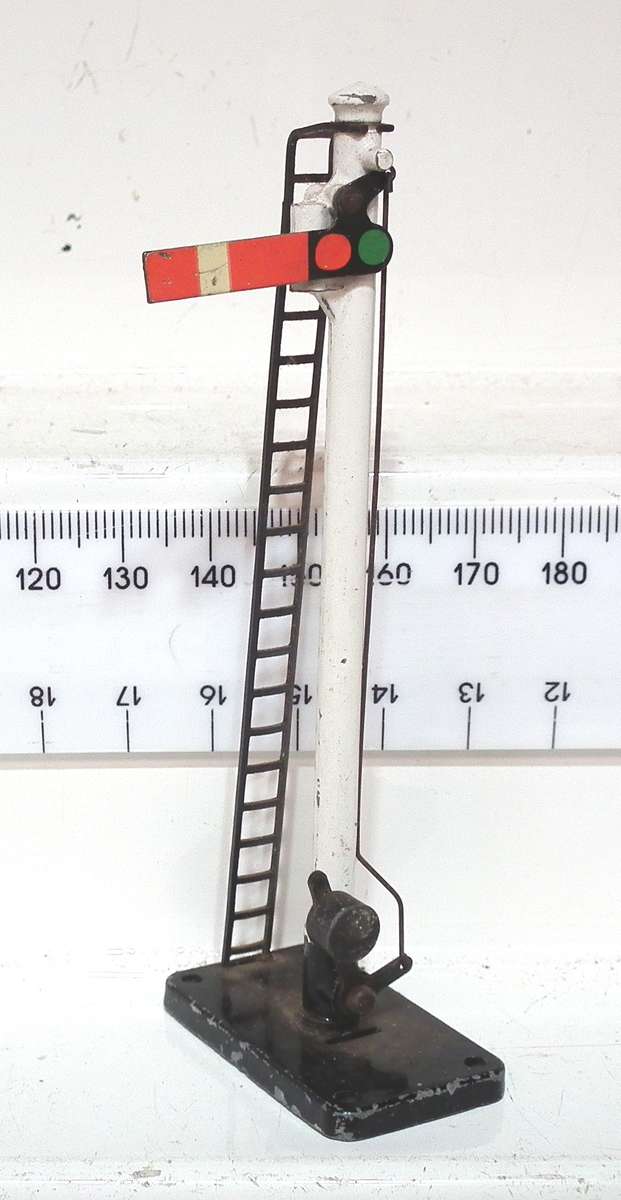 TRI-ANG OO: Vintage Single Mast Railway Signal(R43) in Fair Used condition(England)