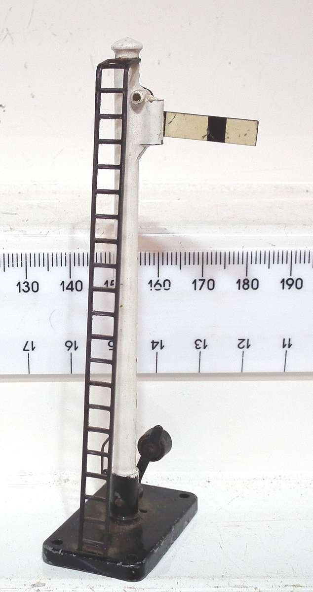 TRI-ANG OO: Vintage Single Mast Railway Signal(R43) in Fair Used condition(England)