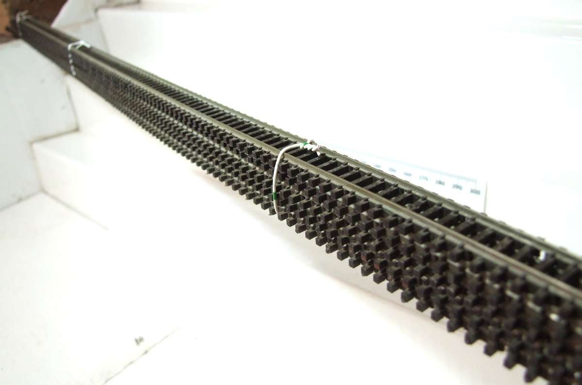 PECO N: This 5pc 730mm Long Nickel Silver Flex Track is in Fair Used Condition.(England)