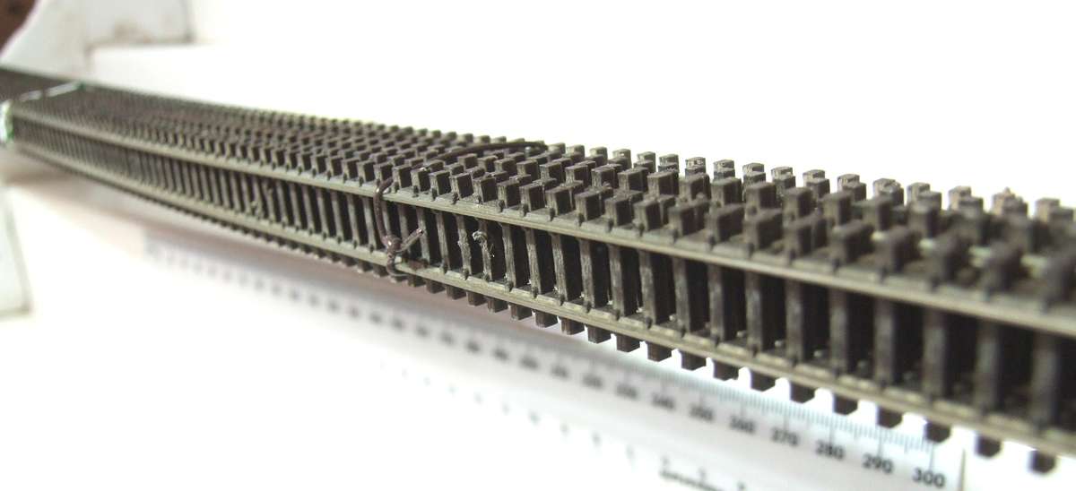 PECO N: This 7pc 600mm Long Nickel Silver Flex Track is in Fair Used Condition.(England)