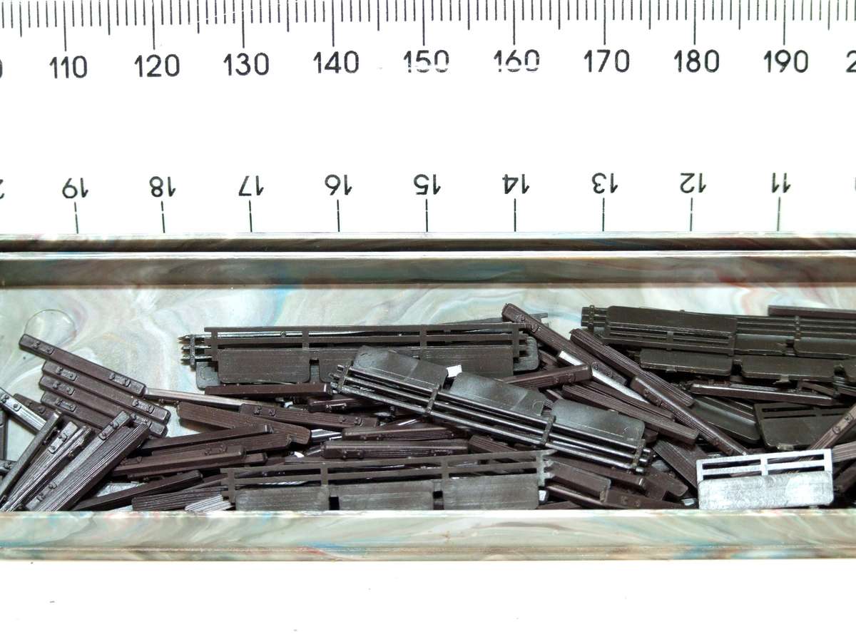 N-GAUGE: This Lot Of Fencing Items are up for Auction in Good Condition.(England)