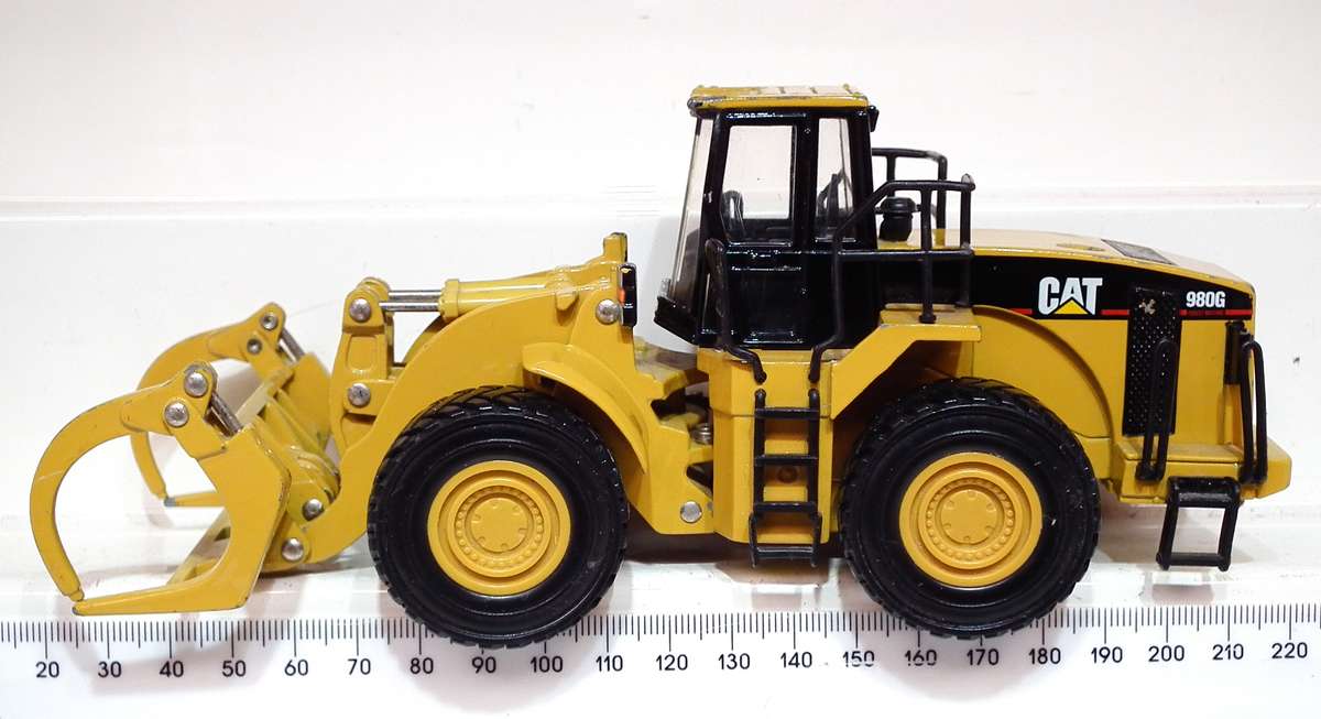 NORSCOT : Detailed  CAT 980G Log Loader in Good Un-Boxed Used Condition.