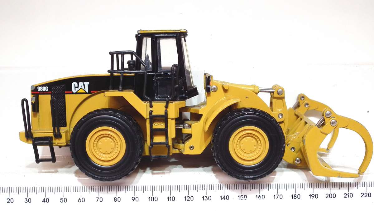 NORSCOT : Detailed  CAT 980G Log Loader in Good Un-Boxed Used Condition.
