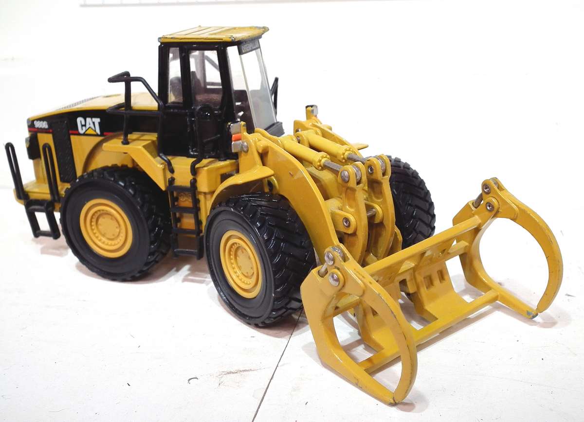 NORSCOT : Detailed  CAT 980G Log Loader in Good Un-Boxed Used Condition.