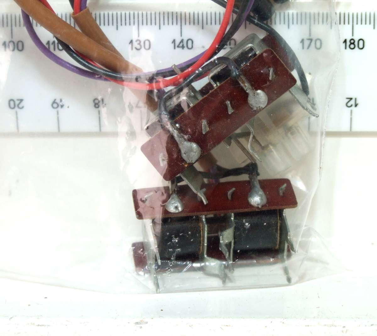 PECO HO/OO/N: These wired point motors + new Toggle Switch are in good used condition. (England)