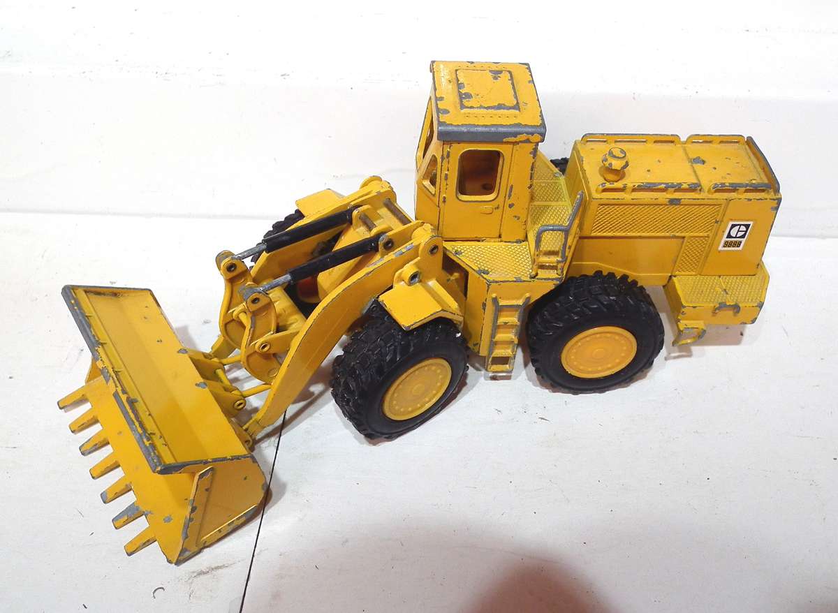 NZG 1:50 : Detailed  9888 Frontend Loader in Fair, Un-Boxed Used Condition.