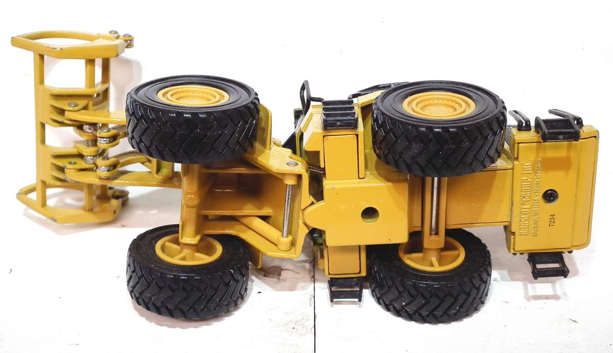 NORSCOT : Detailed  CAT 980G Log Loader in Good Un-Boxed Used Condition.