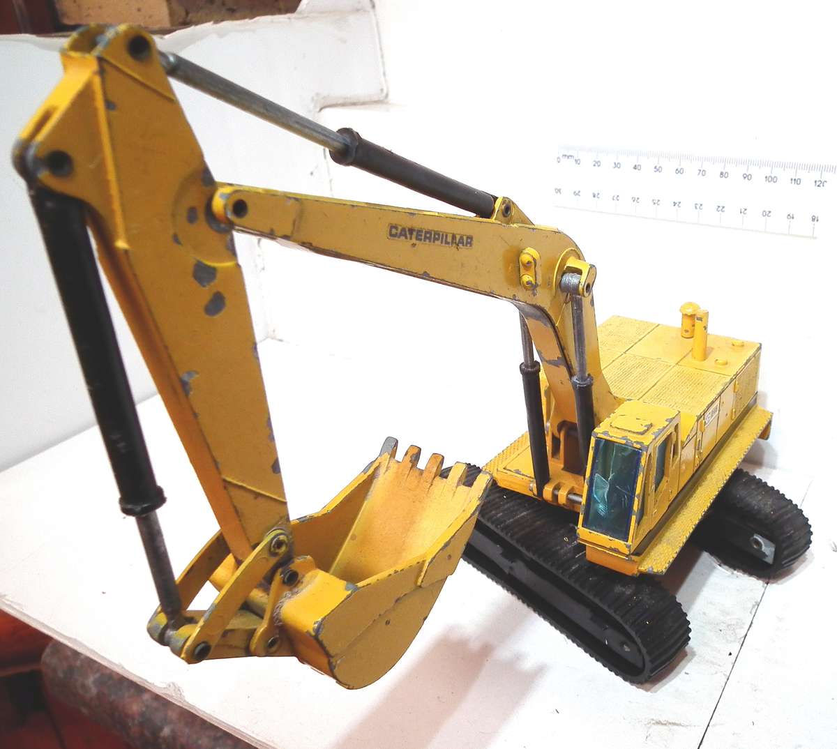 NZG 1:50 : Detailed  CAT 245 Digger Loader in Fair, Un-Boxed Used Condition.(GR)