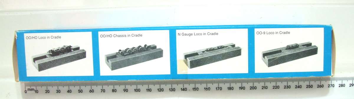 PECO HO/OO/N: This Service Cradle is in Like New condition. (England)