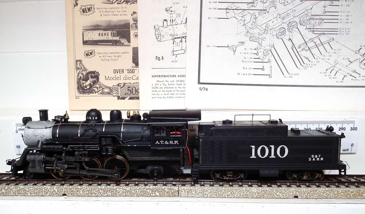 ROUNDHOUSE HO: Detailed Metal 2-6-2 AT&FS Steam Loco with Tender in Good Running Condition.(USA)