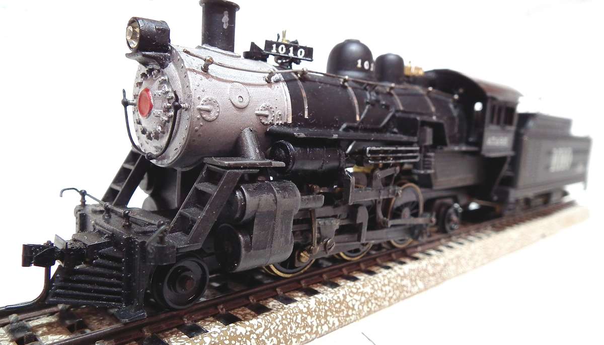 ROUNDHOUSE HO: Detailed Metal 2-6-2 AT&FS Steam Loco with Tender in Good Running Condition.(USA)