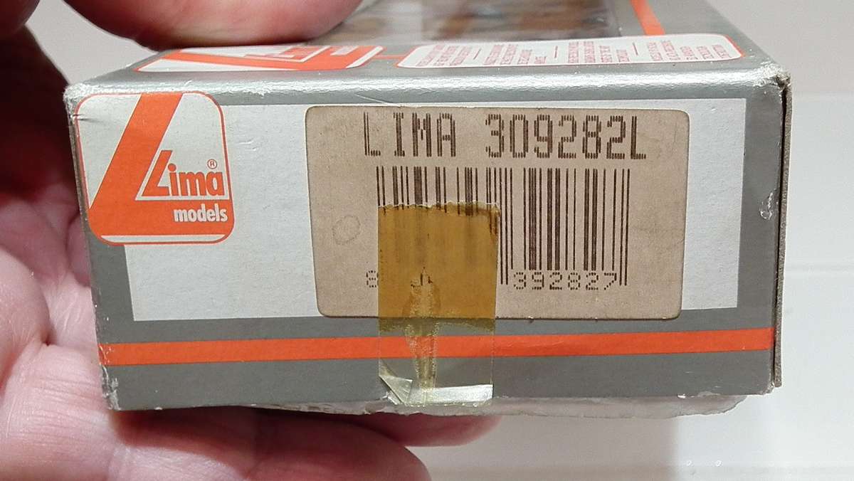 LIMA HO: SAR Suburban 3rd Class Passenger Coach in Like New Boxed condition(Italy)