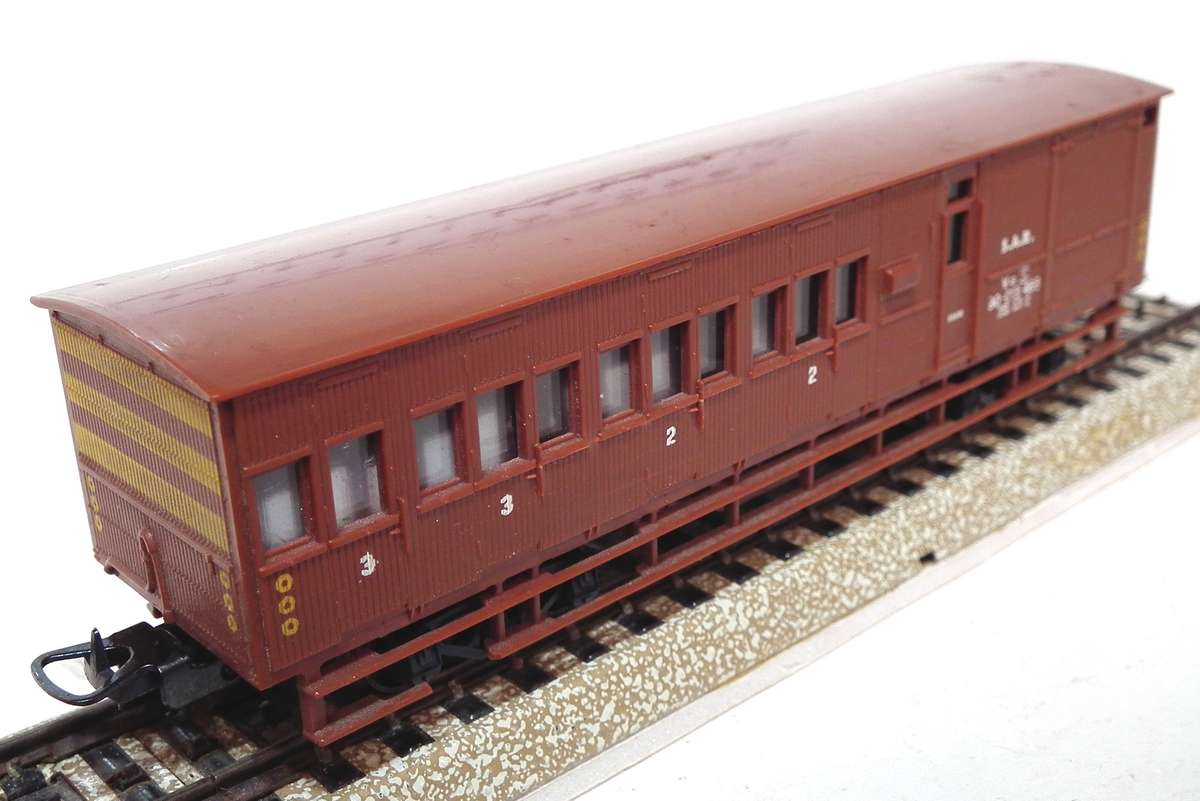 LIMA HO: SAR V8 Guards Van in Good Used Condition(Italy)