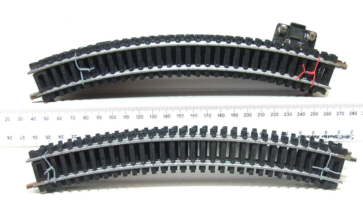 LIMA HO: 17pc Curved Steel Track in Fair Used un-boxed condition.(Italy))