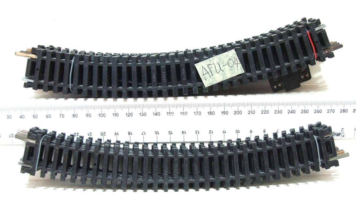 LIMA HO: 17pc Curved Steel Track in Fair Used un-boxed condition.(Italy))