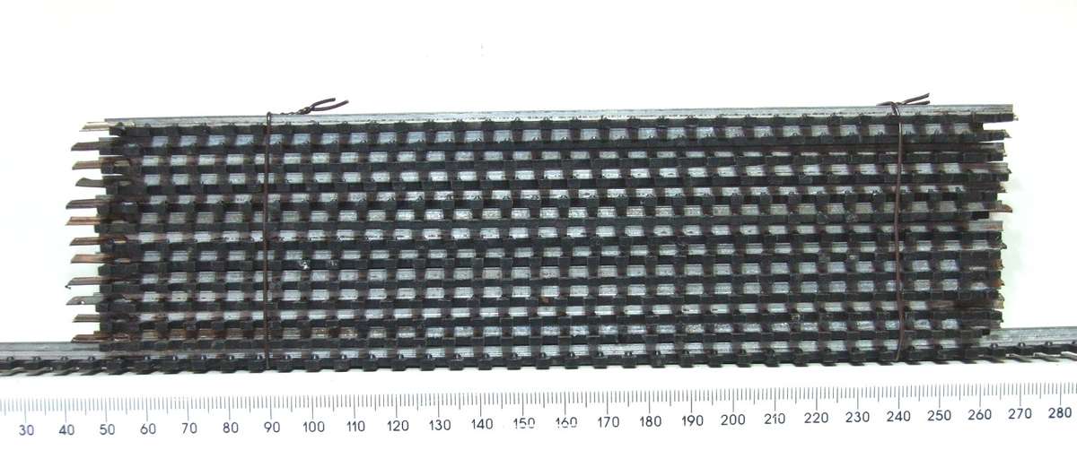 LIMA HO: 13pc Standard Strait Steel Track in Fair Used un-boxed condition.(Italy))