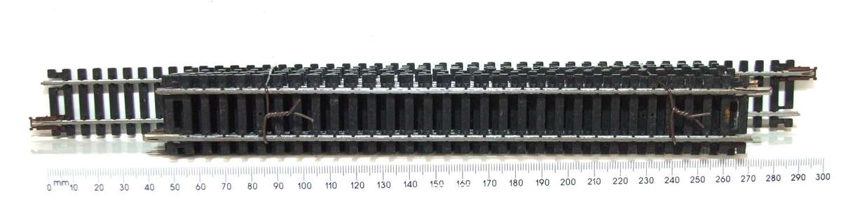 LIMA HO: 13pc Standard Strait Steel Track in Fair Used un-boxed condition.(Italy))