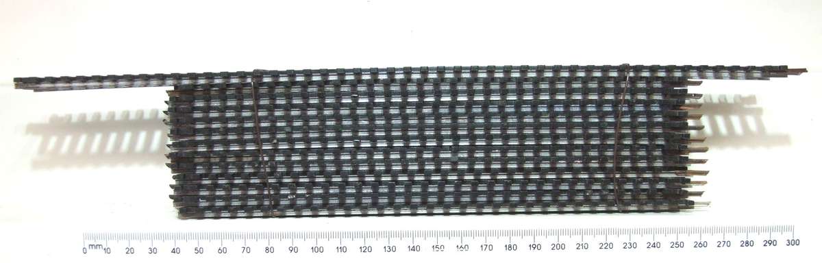 LIMA HO: 13pc Standard Strait Steel Track in Fair Used un-boxed condition.(Italy))