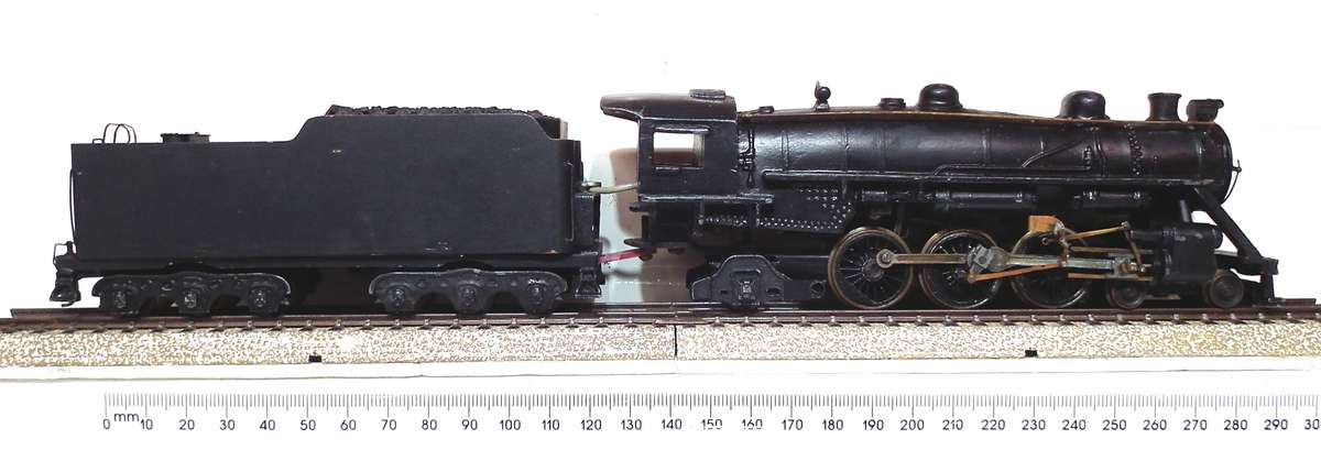 VARNEY OO: Detailed All Metal 4-6-2 Steam Loco with Tender in Fair Running Condition.(USA)