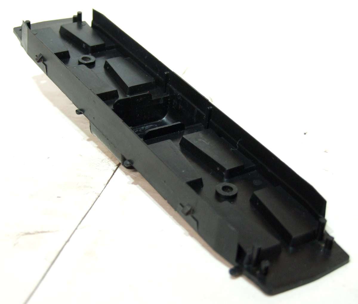 LIMA HO: SAR Dummy E5 Locomotive Chassis in Good condition for Parts.(Italy)