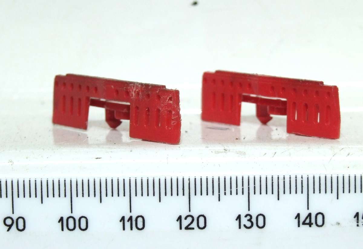 LIMA HO: SAR E5 `Trans Karoo` Locomotive cowcatchers in Fair un-boxed condition for Parts.(Italy)