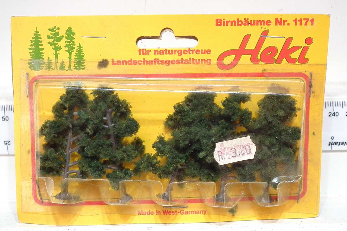 SCENERY N/HO: 8pc Small Trees in Good Packed Condition