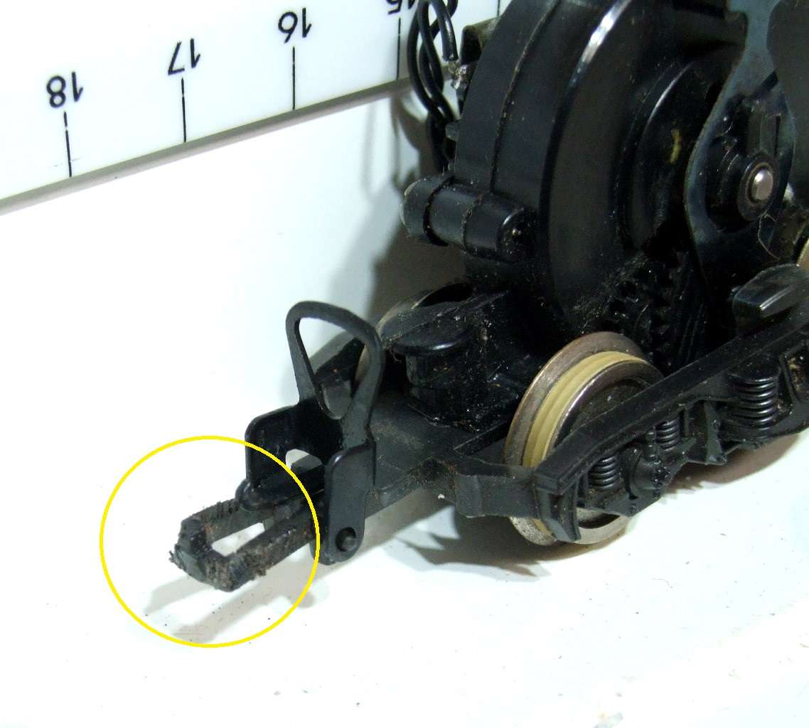 LIMA HO: SAR E5 Powered Loco Bogeys with Directional Lights  in Good Condition for Parts.(Italy)