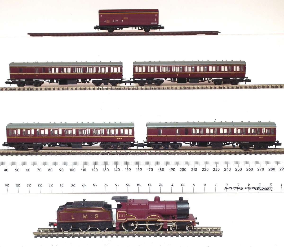 GRAFAR N:  Vintage "LMS" Steam Train Set in Very Good Un-Boxed condition (Brittan/China)