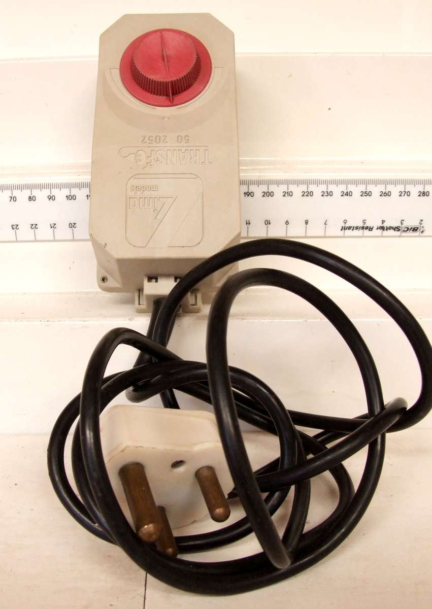 LIMA POWER SUPPLY:  220V/12.5V DC Power Supply/Controller in good un-boxed condition(Italy)