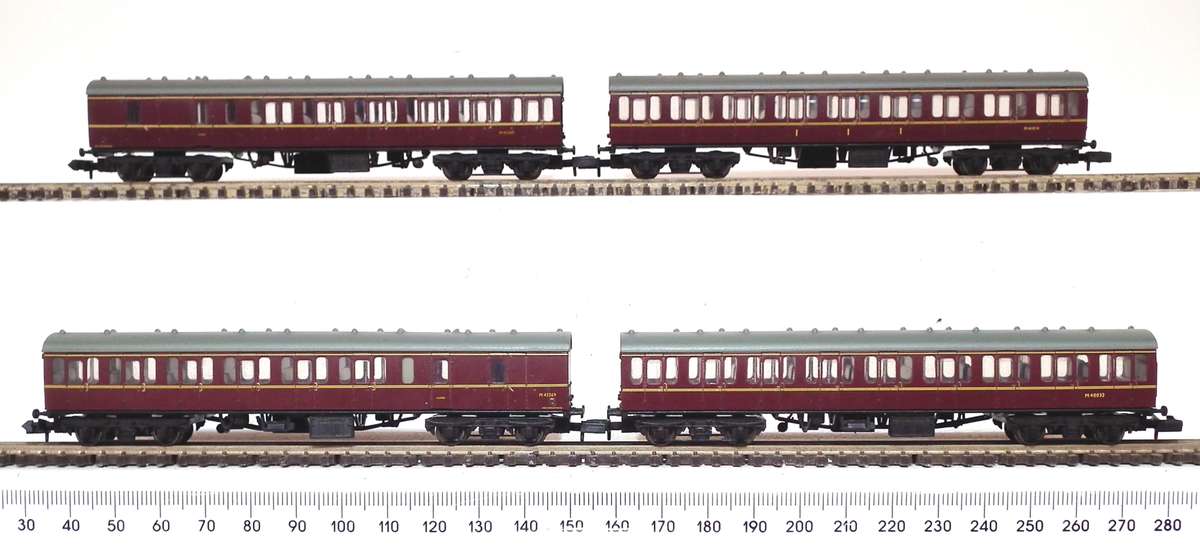 GRAFAR N:  Vintage "LMS" Steam Train Set in Very Good Un-Boxed condition (Brittan/China)