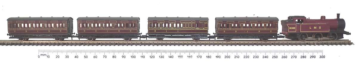 GRAFAR N:  Vintage "LMS" Steam Train Set in Good Un-Boxed condition (Brittan)