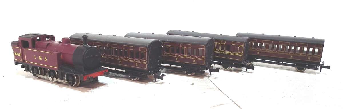 GRAFAR N:  Vintage "LMS" Steam Train Set in Good Un-Boxed condition (Brittan)