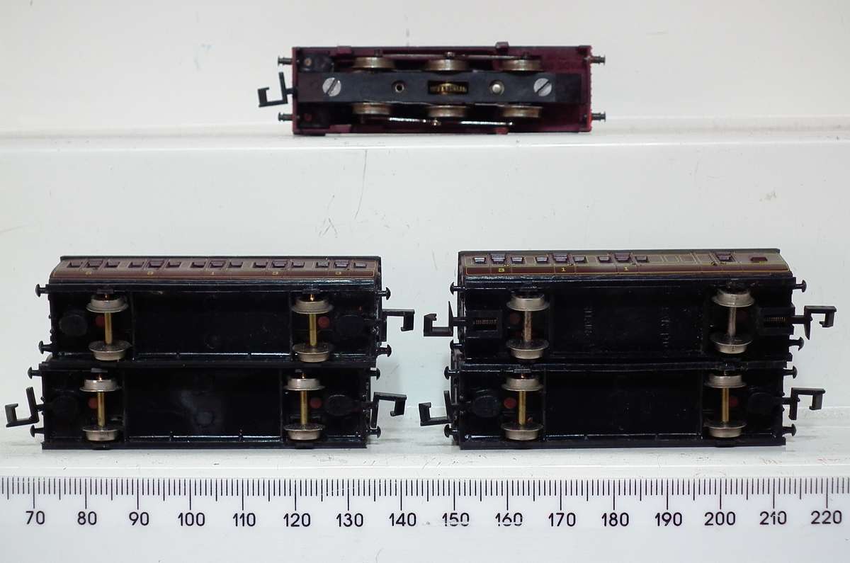 GRAFAR N:  Vintage "LMS" Steam Train Set in Good Un-Boxed condition (Brittan)