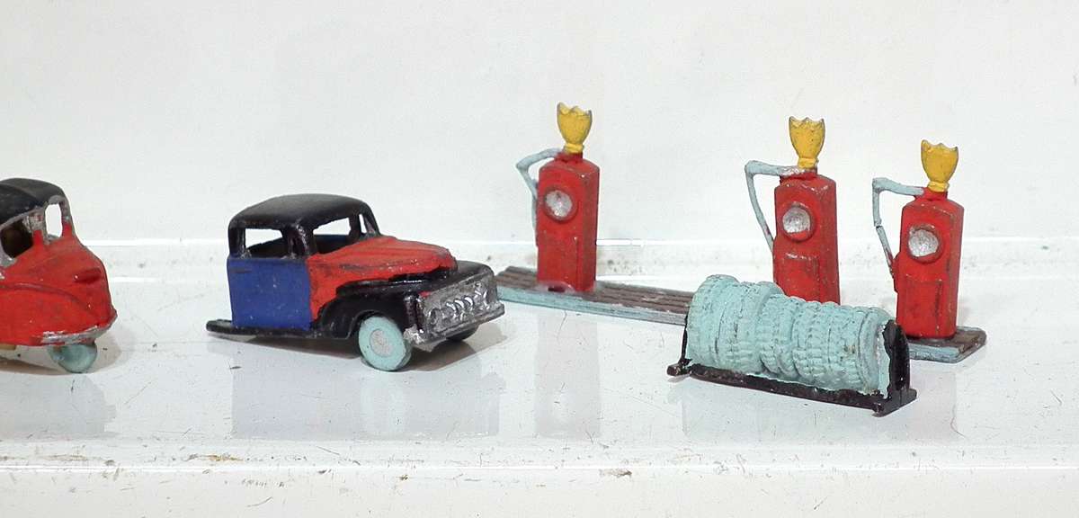 SCENERY N:  11pc All Metal Vintage Models in Fair Used Packaged Condition.(?)