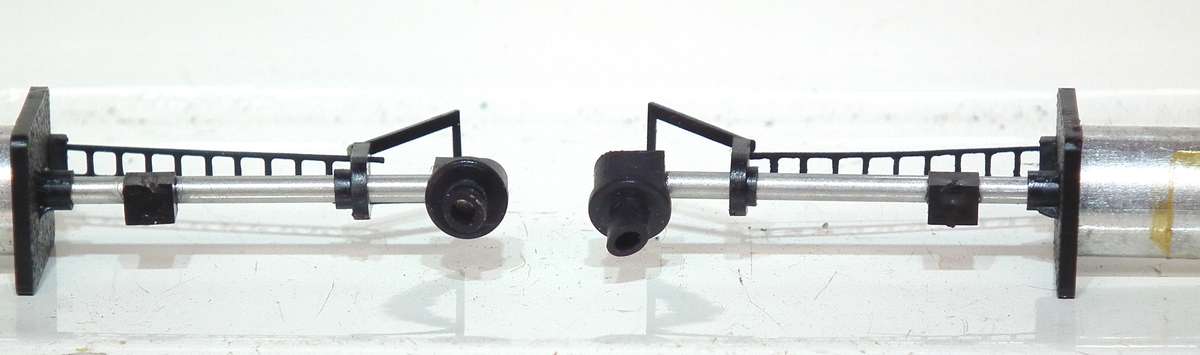 SCENERY N:  2pc N-Gauge Signals in Good Working, Un-Used Packaged Condition.(?)