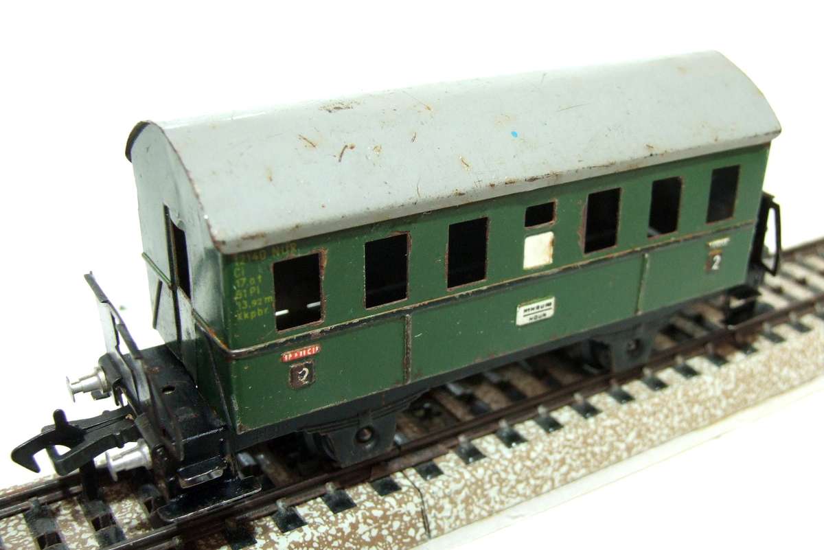 FLEISCHMANN HO: Vintage Tin Metal Passenger Wagon in Fair Un-Boxed, Used Condition (GR)