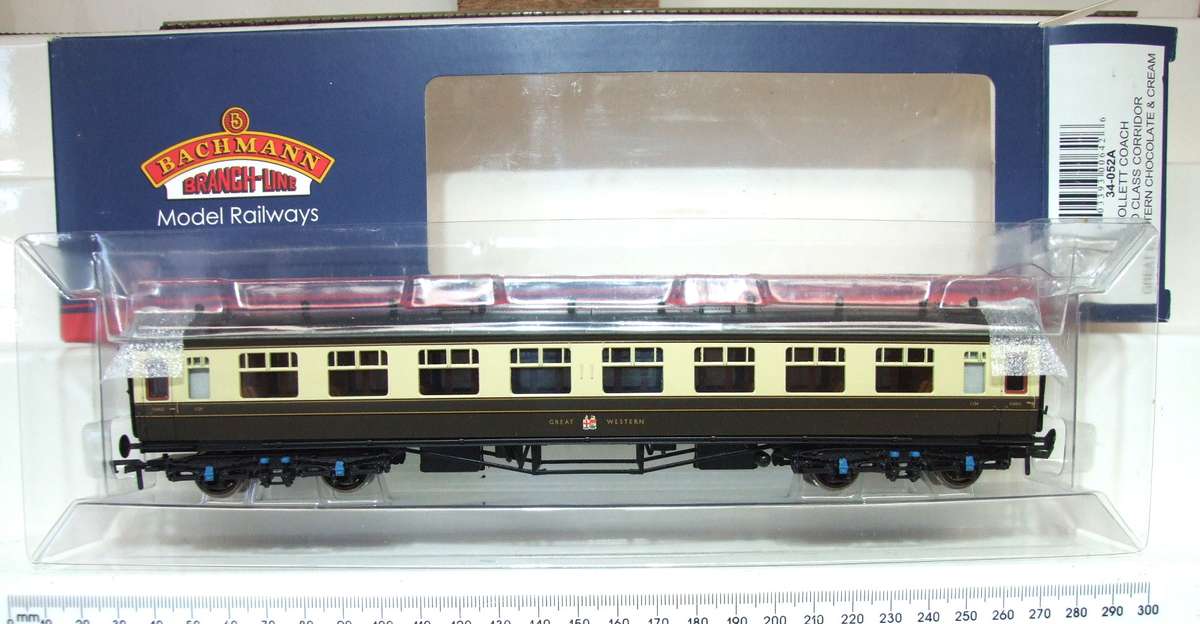 BACHMANN OO: Vintage GWR Collet Third Class Corridor Coach Mint in Box condition.