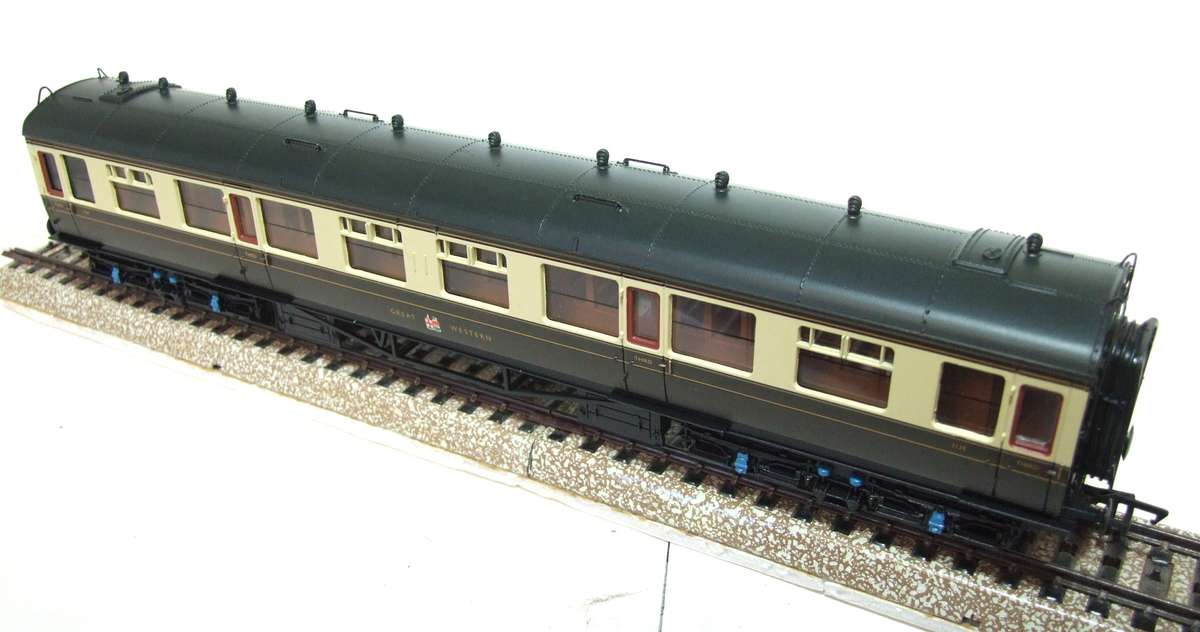 BACHMANN OO: Vintage GWR Collet Third Class Corridor Coach Mint in Box condition.