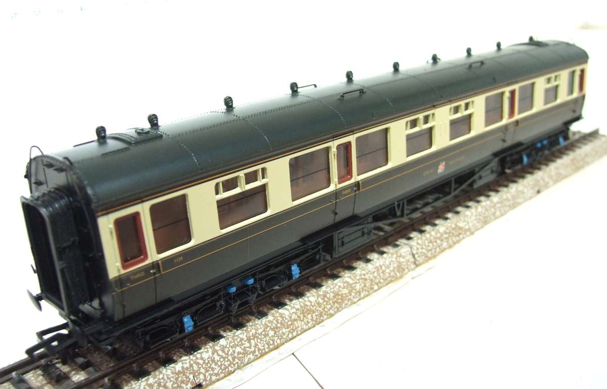 BACHMANN OO: Vintage GWR Collet Third Class Corridor Coach Mint in Box condition.