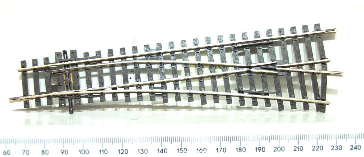 PECO STREAMLINE HO: This Right-hand Nickel Silver Manual Point is in Good Used Condition.(England)