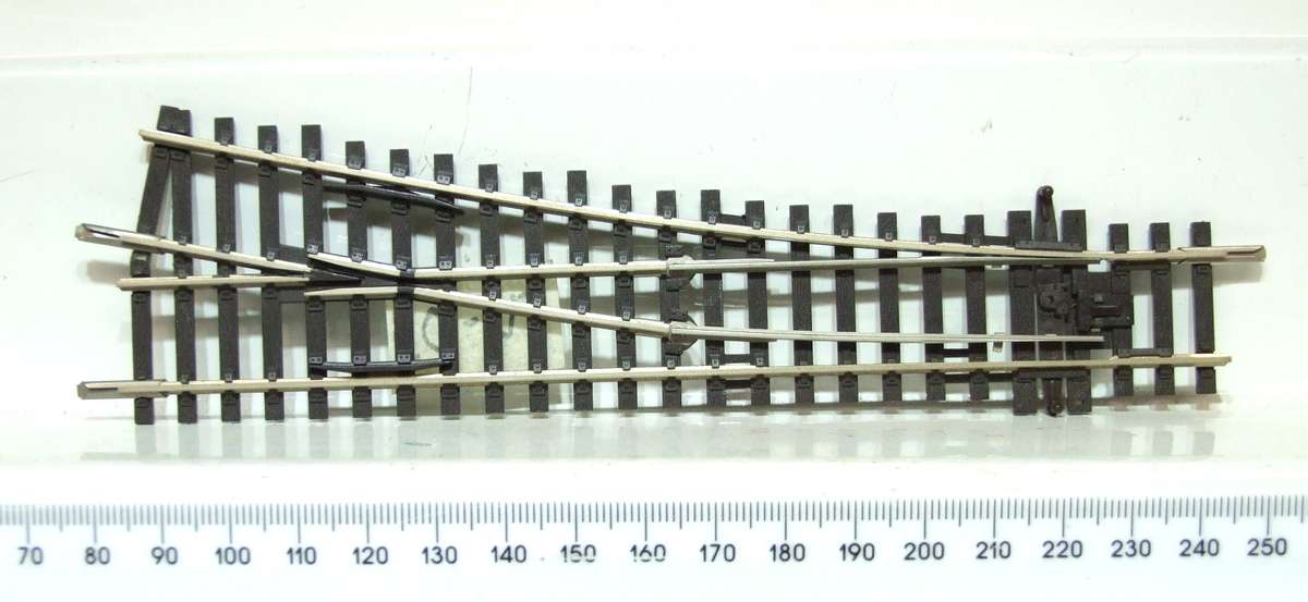 PECO STREAMLINE HO: This Right-hand Nickel Silver Manual Point is in Good Used Condition.(England)