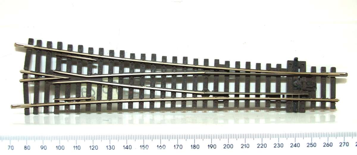 PECO STREAMLINE HO: This HS R-hand Nickel Silver Manual Point is in Good Used Condition.(England)