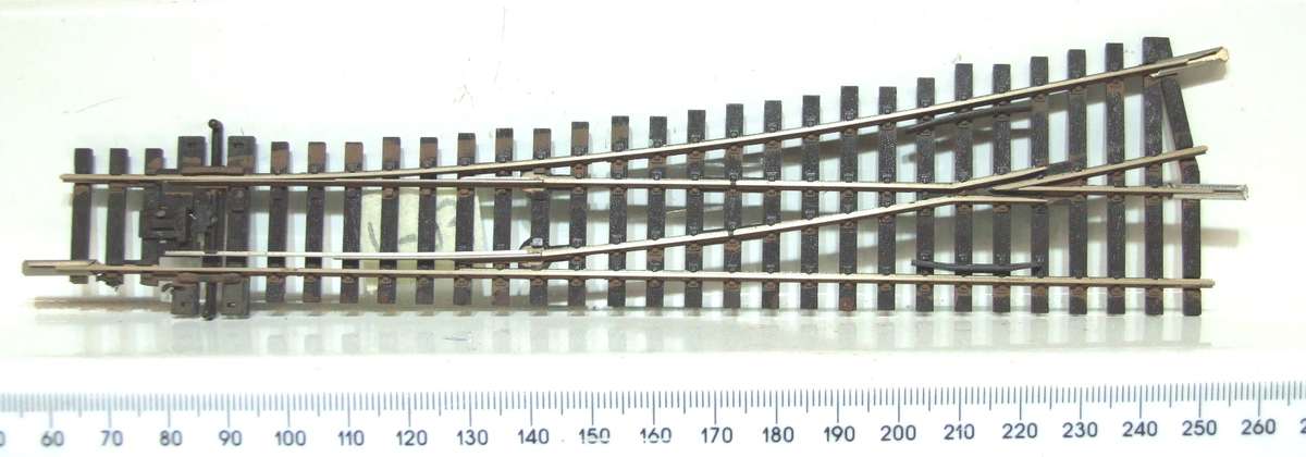 PECO STREAMLINE HO: This HS L-hand Nickel Silver Manual Point is in Good Used Condition.(England)