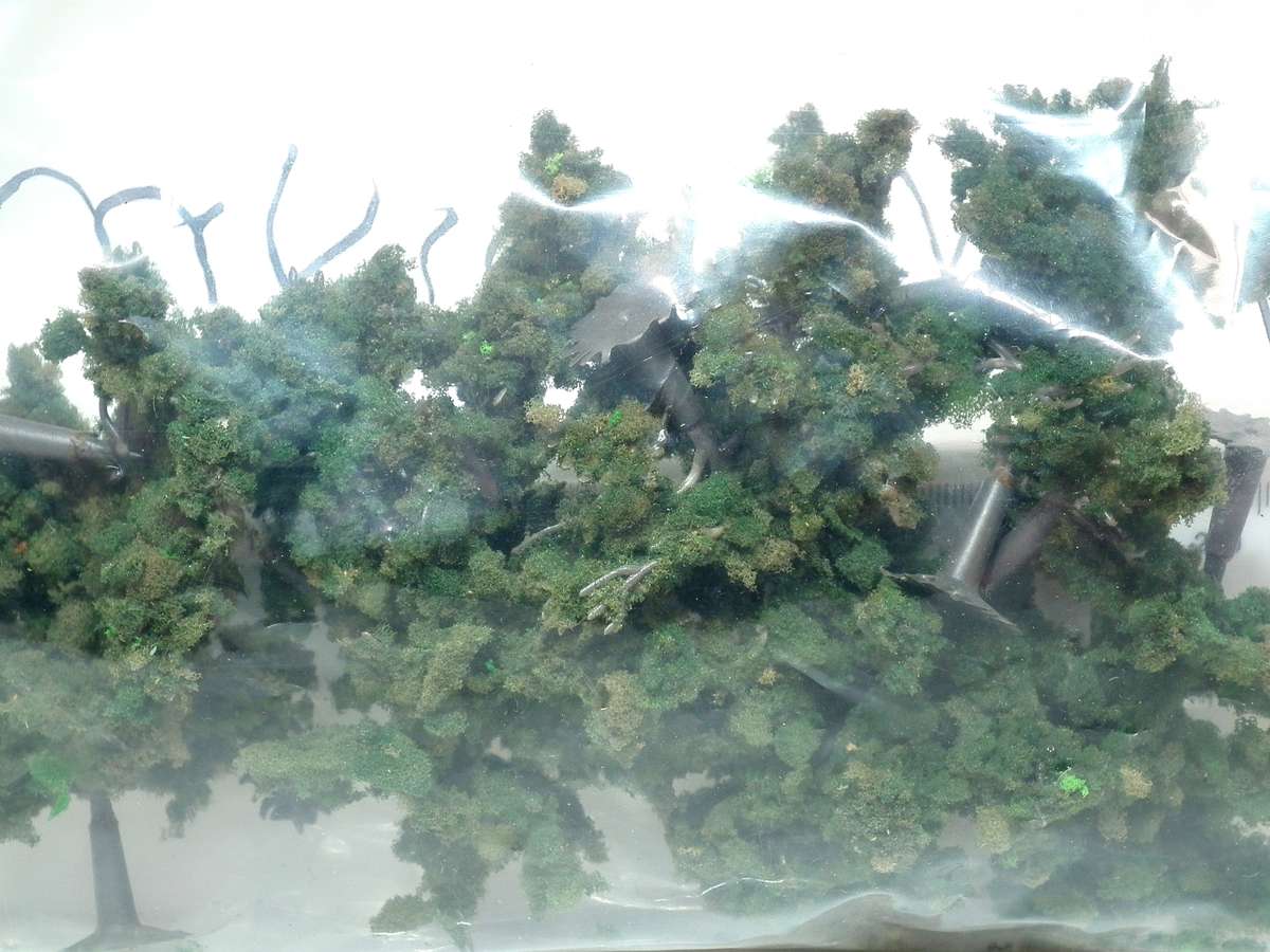 SCENERY OO/HO: 8pc Medium Foam Foliage Trees in Good Packed Condition