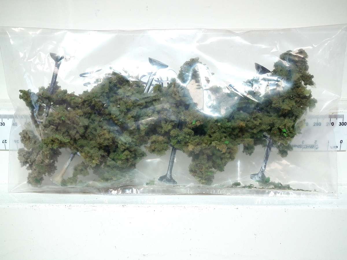 SCENERY OO/HO: 6pc Large Eucalyptus Foam Foliage Trees in Good Packed Condition